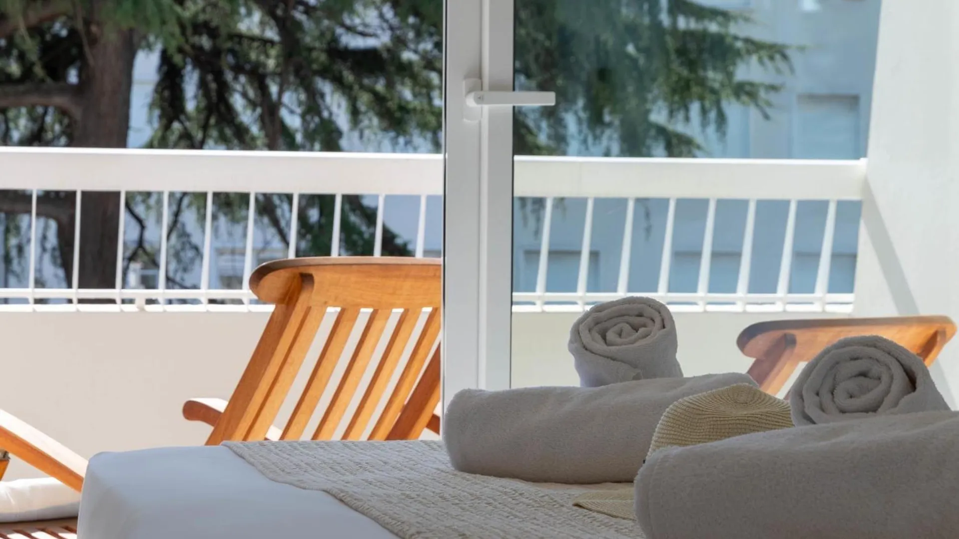 Spacious 1-Br Apartment With Terrace Heart Of Cannes 0*,  France