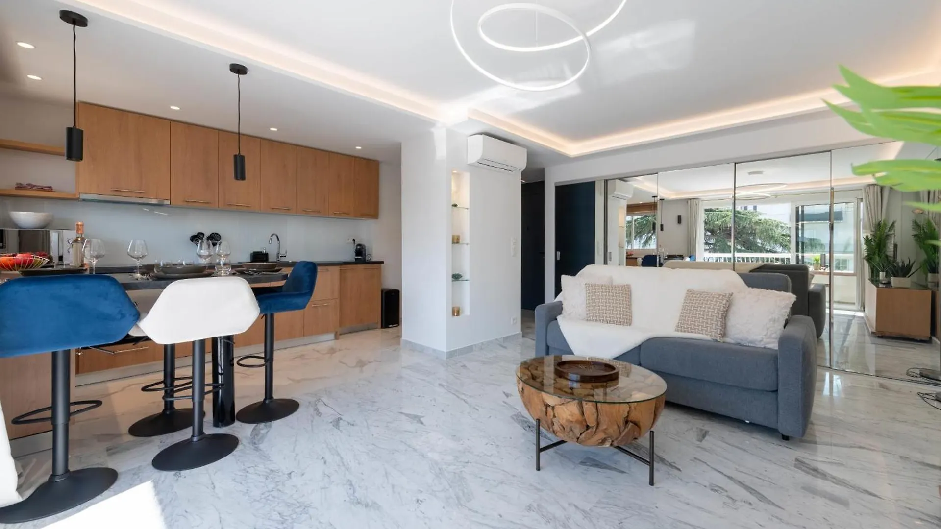 Spacious 1-Br Apartment With Terrace Heart Of 戛纳 法国