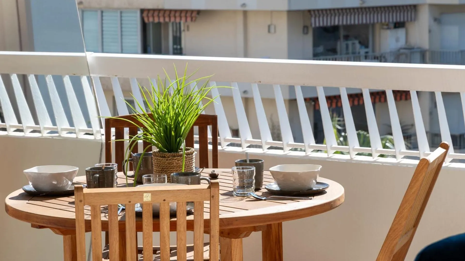 Spacious 1-Br Apartment With Terrace Heart Of קאן צרפת